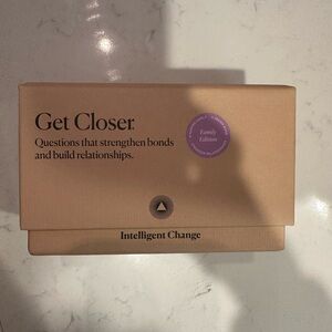 NWT intelligent change get closer family edition game
